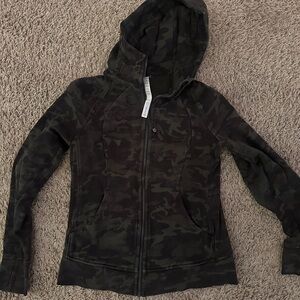 lululemon athletica Scuba hoodie grn/blk Camo sz 10